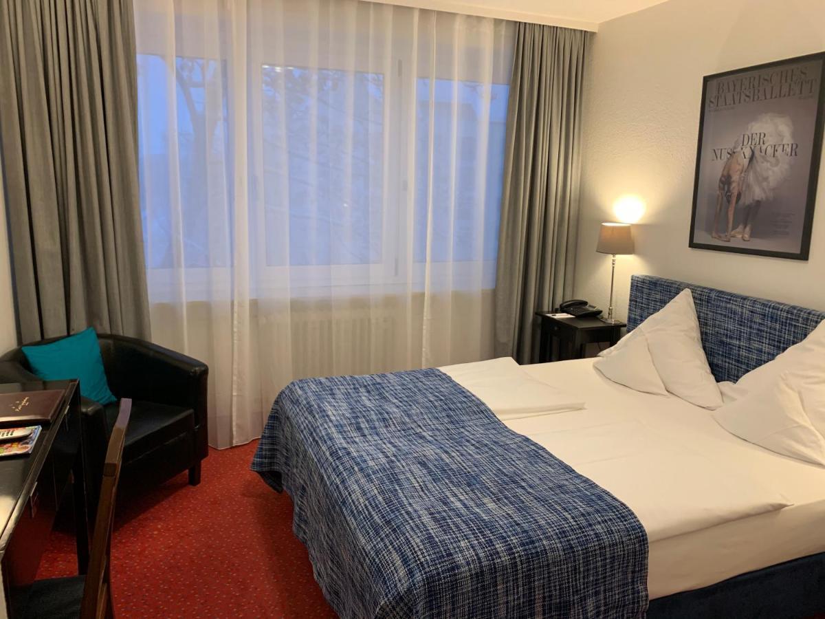 Nymphenburg - 3* München